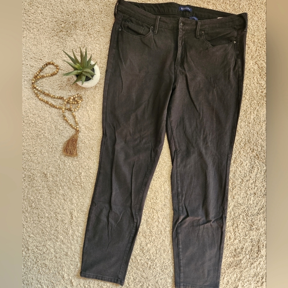 Bandolino Selene Pull On Black Jegging